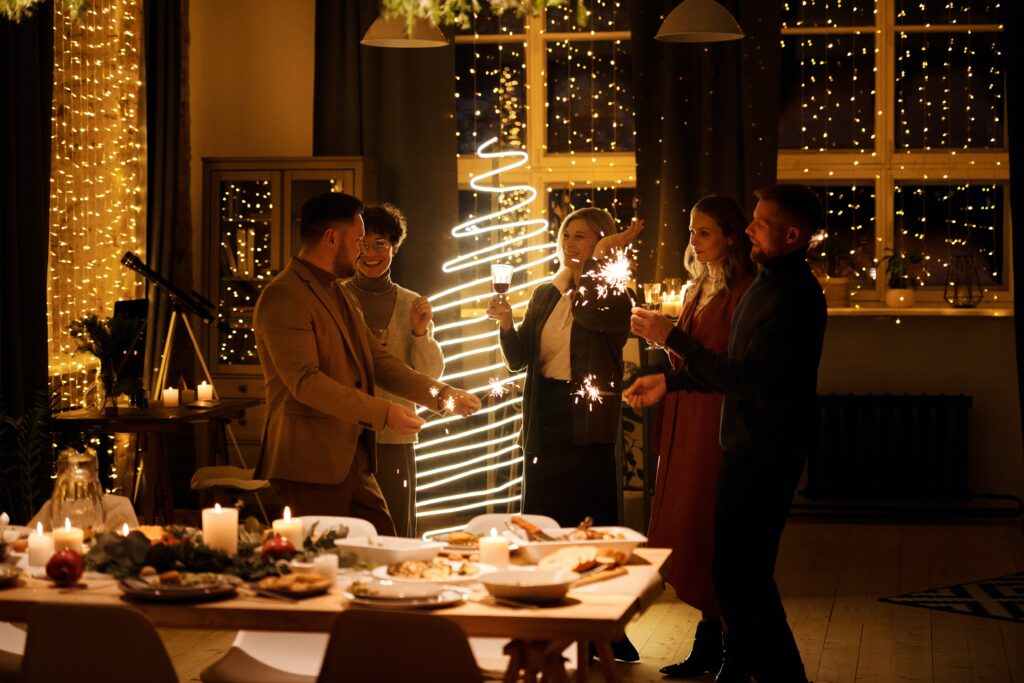 Introduce your guests for your murder mystery dinner party at home